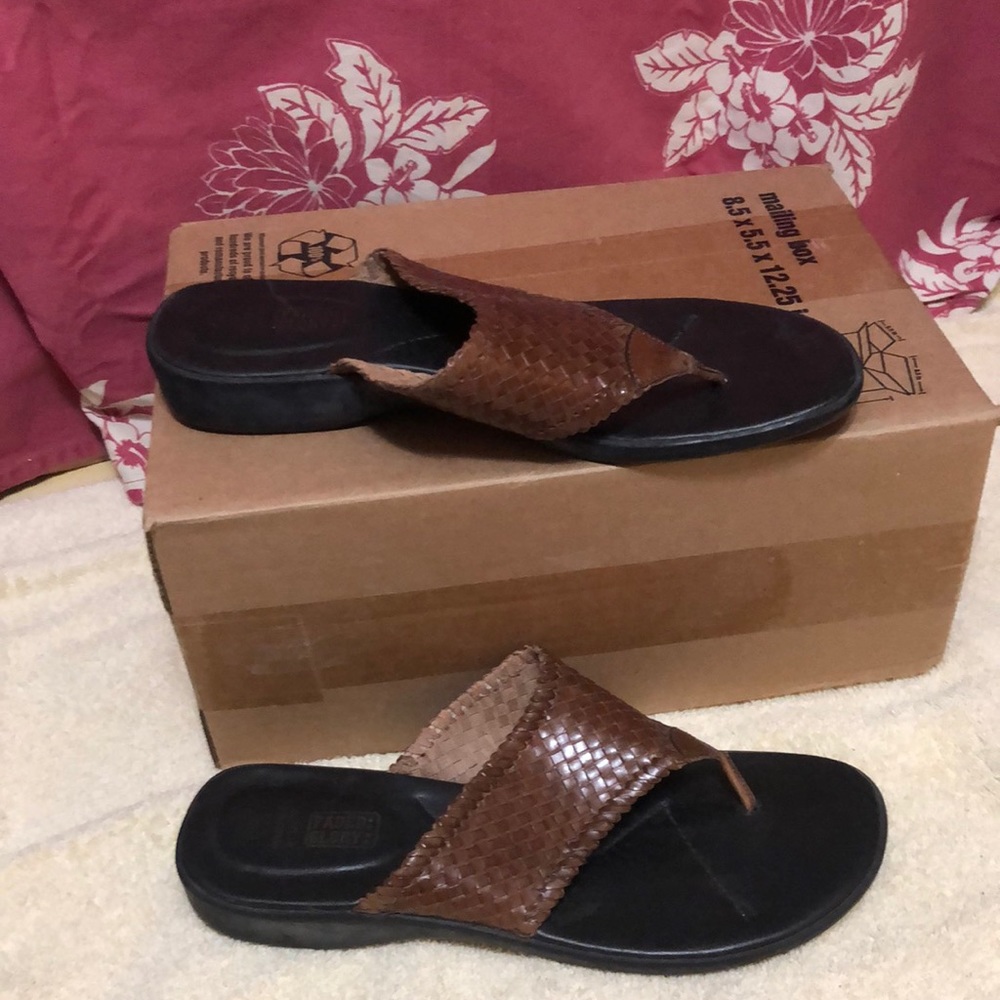 Vintage Faded Glory Morocco Brown Leather Flip Flops Size 10